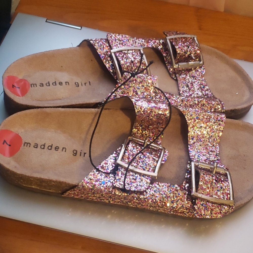 Shoe